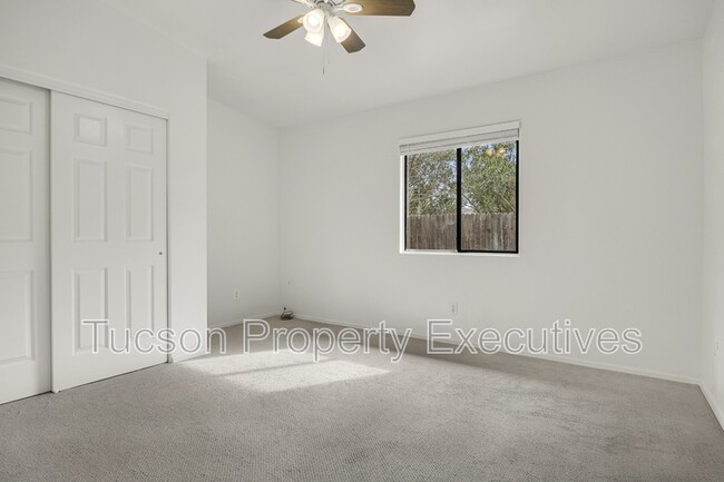 Building Photo - 2666 N Winstel Blvd