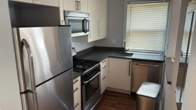 Building Photo - 864 Bellevue Cir SE