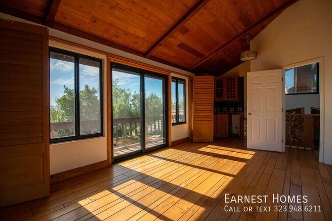 Building Photo - 11619 Lerdo Ave