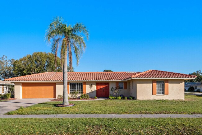 Building Photo - 7423 Dickens Dr