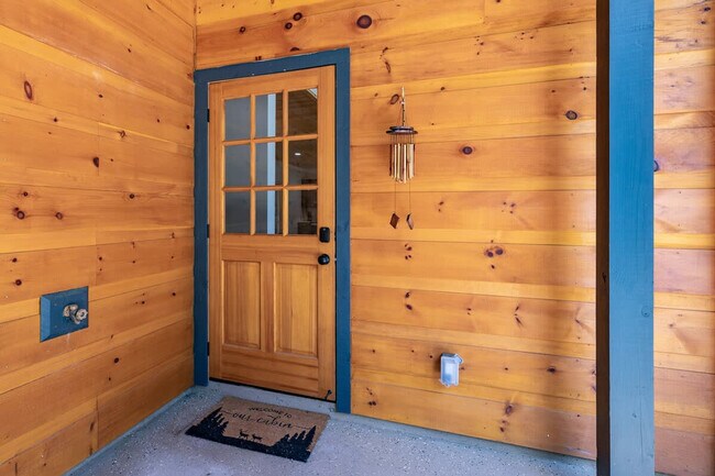 Building Photo - 43 Medina Ct