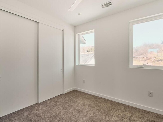 Building Photo - 2100 Bighorn