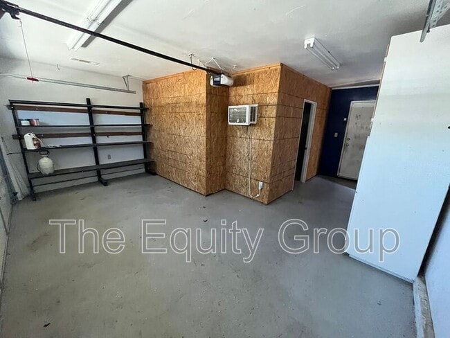 Building Photo - 4907 W Howard Ave