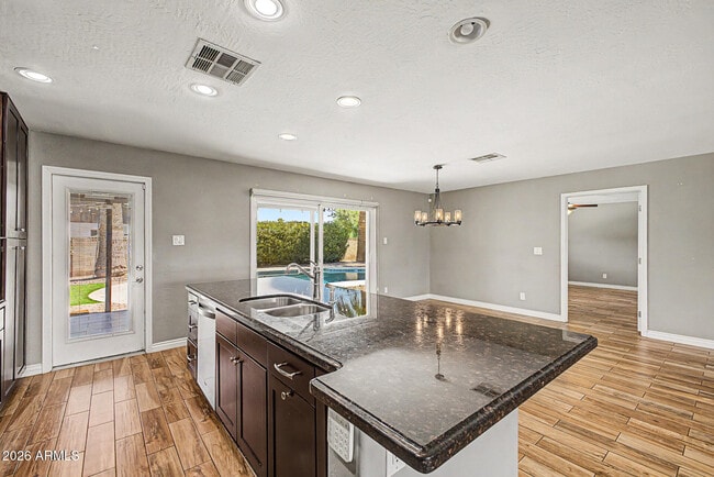 Building Photo - 1340 E Donner Dr