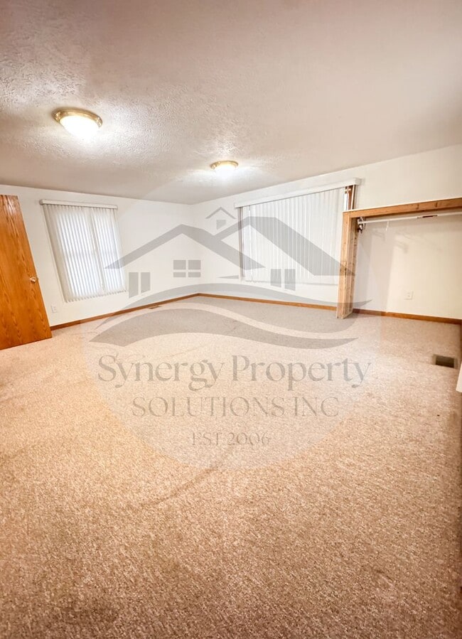 Building Photo - Ranch Home