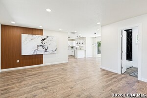 Building Photo - 504 Willow Dr