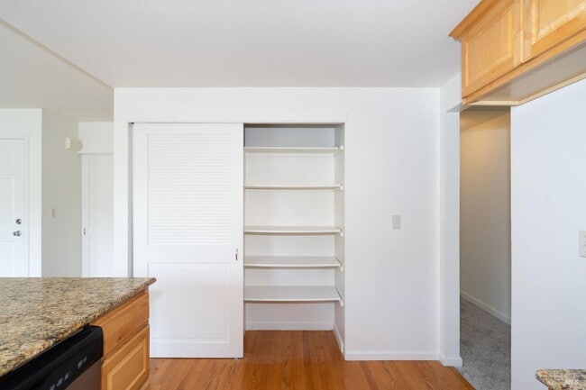 Building Photo - 4248 Leafwood Cir E