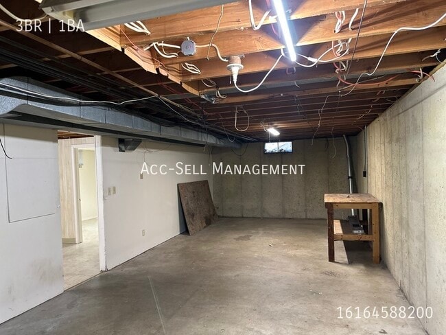 Building Photo - 5798 Christie Ave SE