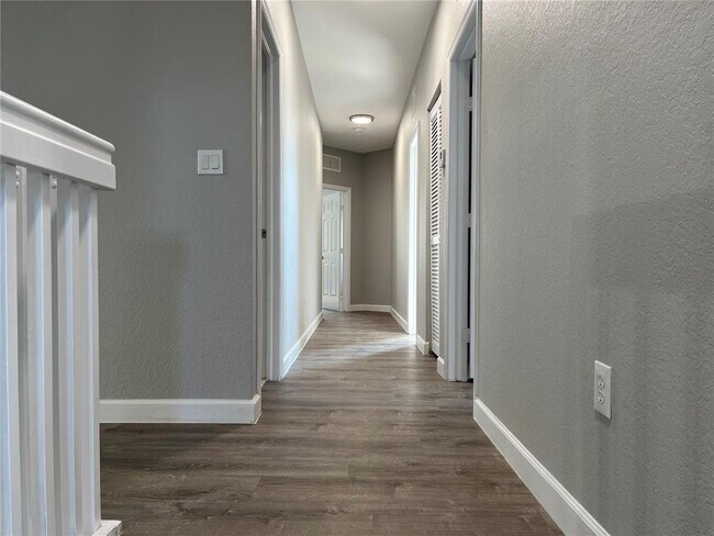 Building Photo - 349 NE 36th Terrace