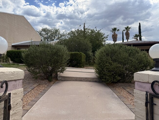 Building Photo - 797 W Mesa Verde Dr