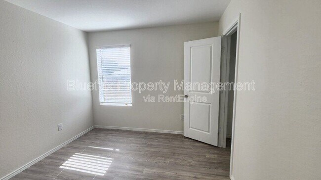 Building Photo - 13869 Llama Pl
