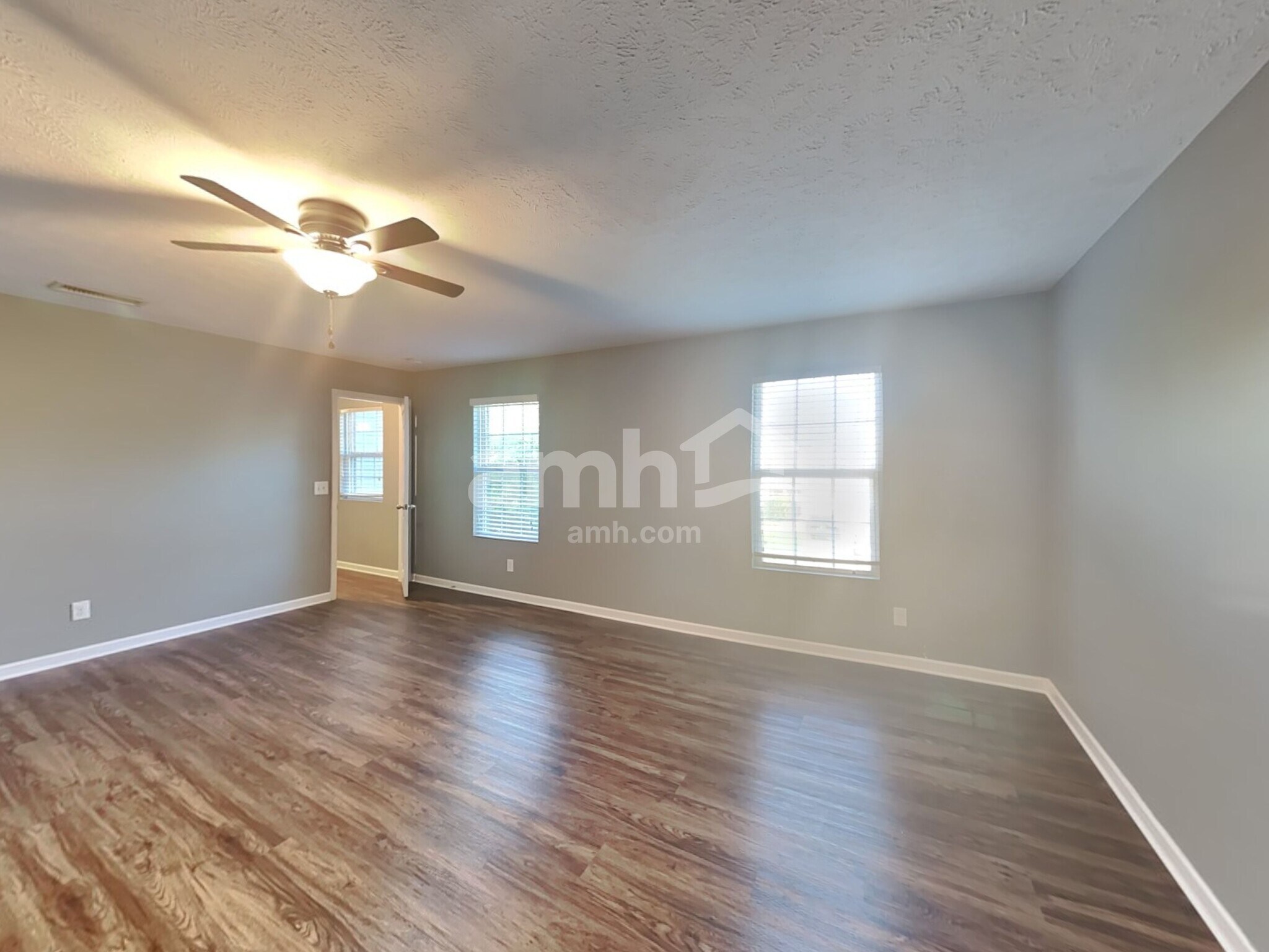Building Photo - 1010 Harmony Ln
