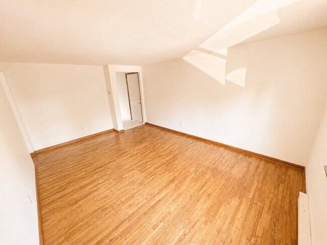 Building Photo - 148 McCarty Ave