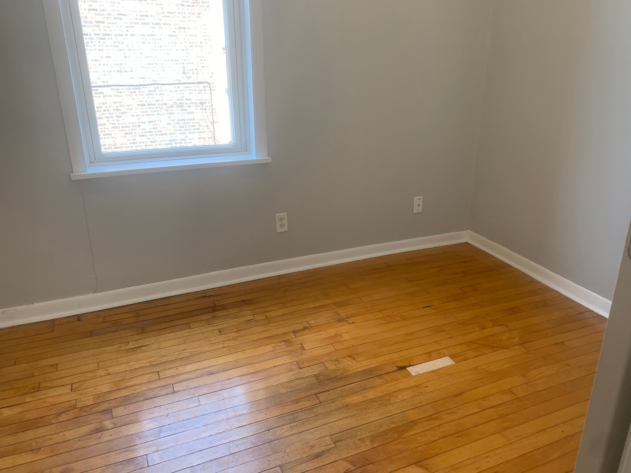 Building Photo - 1422 N Maplewood Ave