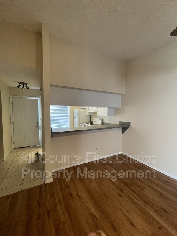 Building Photo - 7315 Parkside Villas Dr