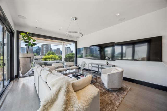 Building Photo - 2210 Boll St