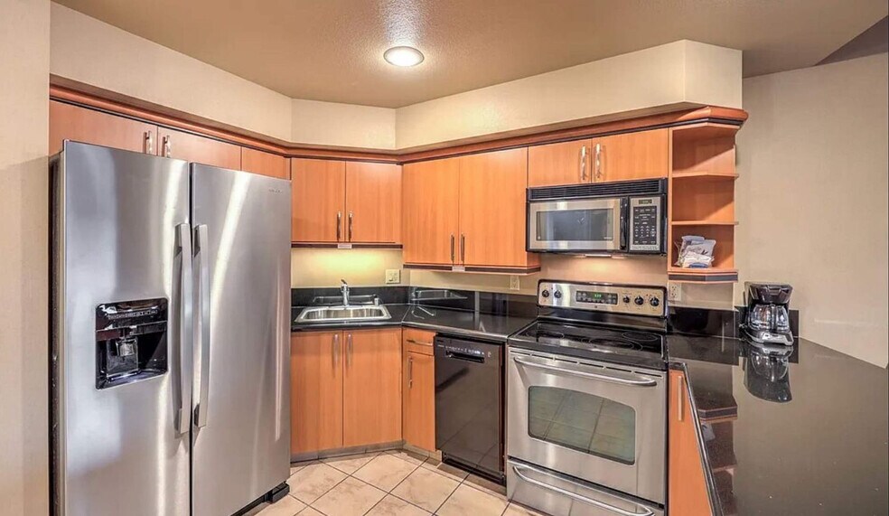 Building Photo - 211 E Flamingo Rd
