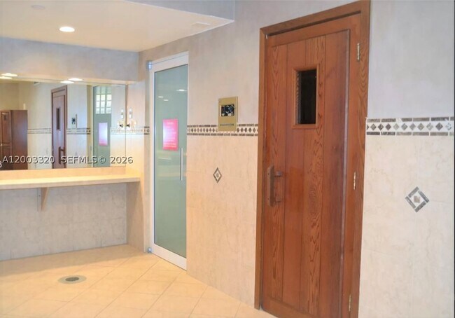 Building Photo - 20185 E Country Club Dr