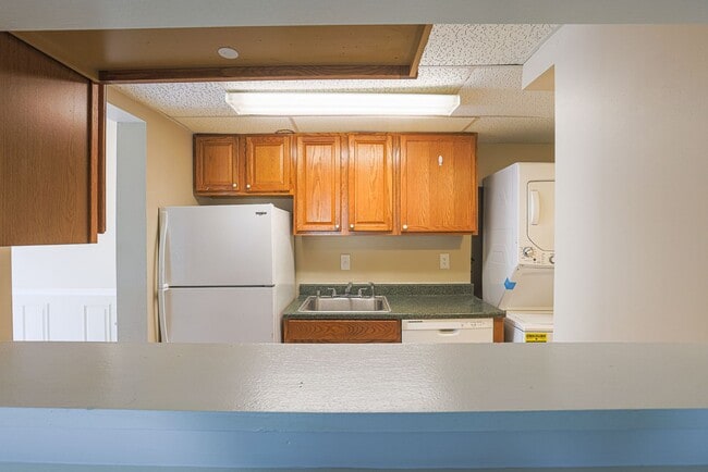 Building Photo - 14 King Henry Cir