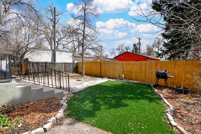 Building Photo - 835 E Boulder St