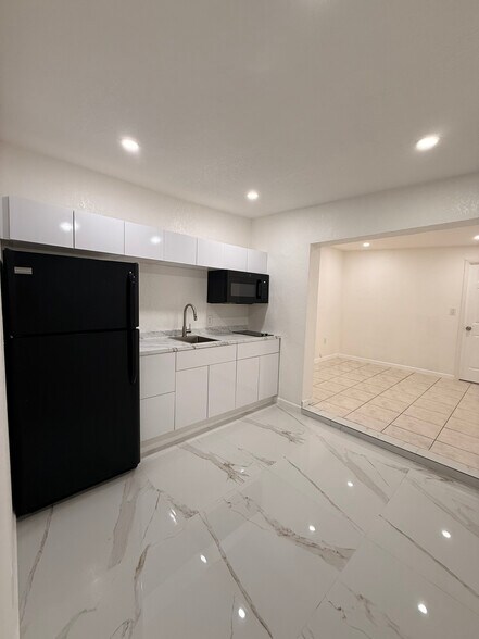 Building Photo - 10424 SW 7th St