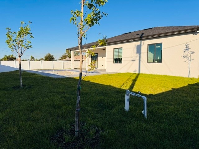 Building Photo - 2014 NE 9th Ave