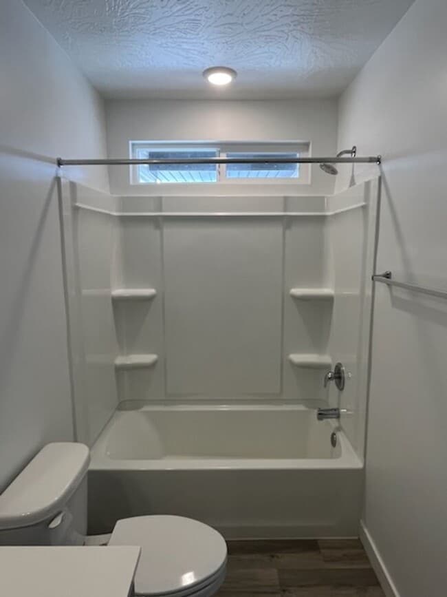 Building Photo - 310 W 2050 N