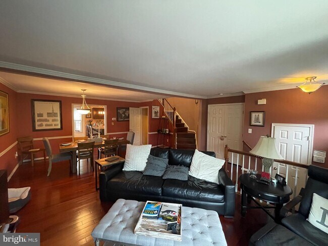 Building Photo - 43378 Livery Square