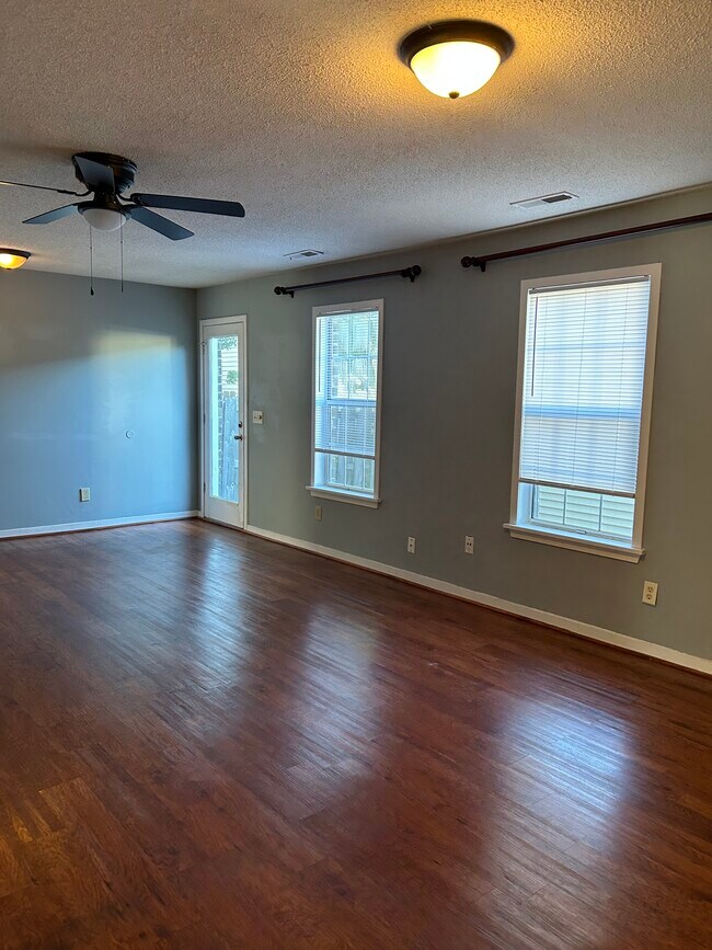 Building Photo - 2905 Cathedral Ln
