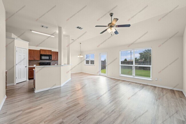 Building Photo - 7811 Redbrush