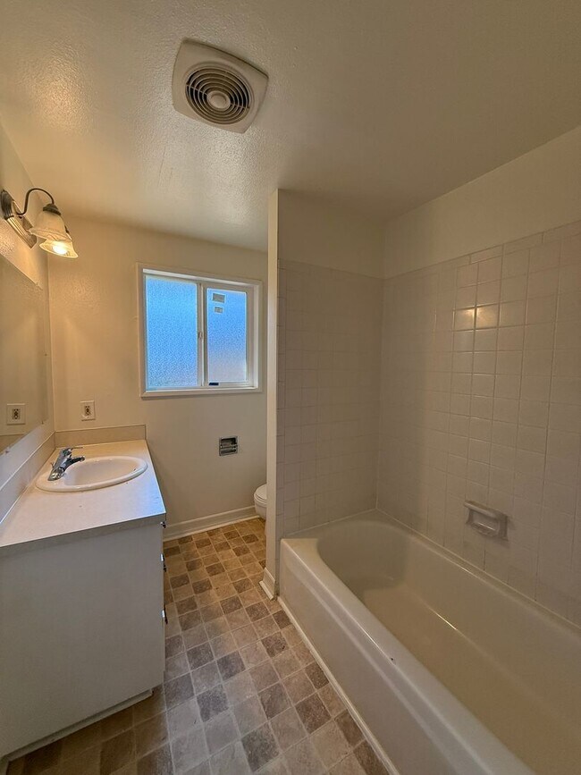 Building Photo - 6374f