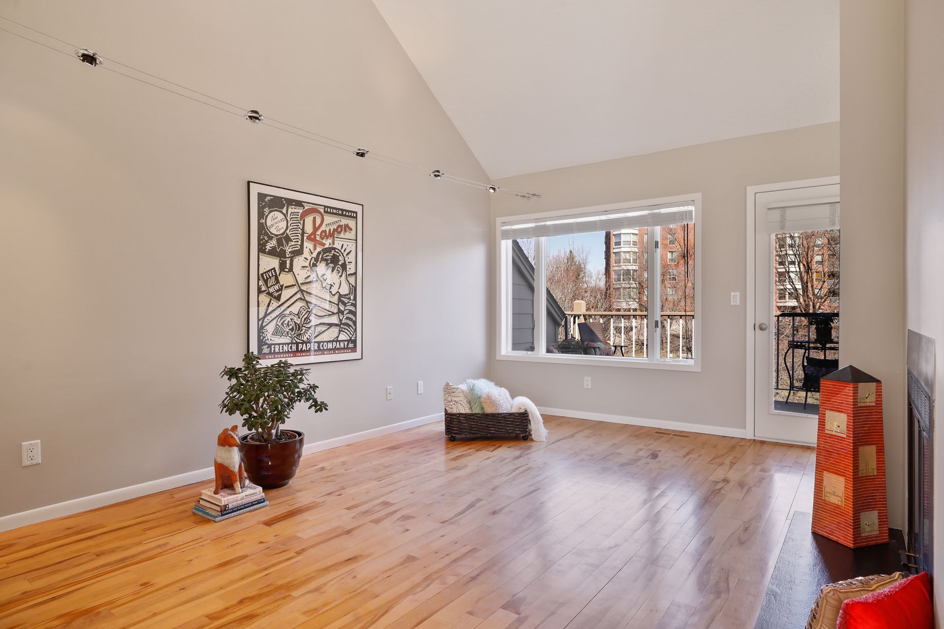 Building Photo - 2869 Kenwood Isles Dr