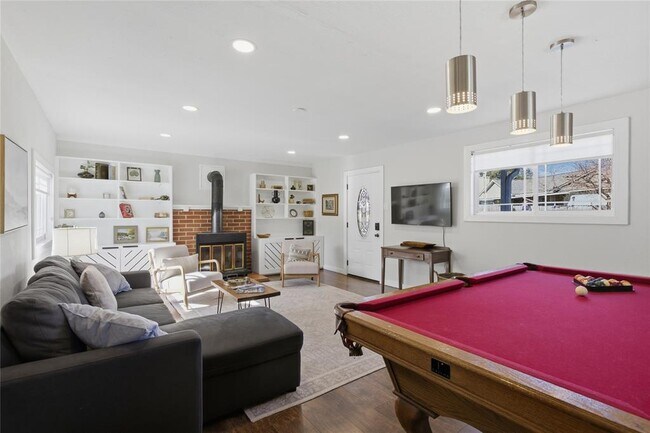 Building Photo - 2505 Belaire W Ln