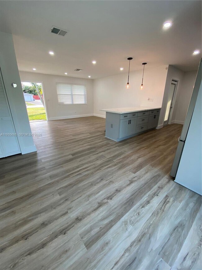 Building Photo - 6829 NW 12th St