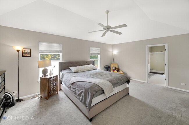 Building Photo - 3569 Charlemaine Dr