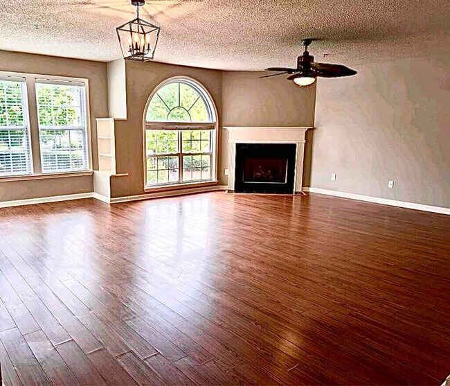 Building Photo - 621 Mill Pond Ct