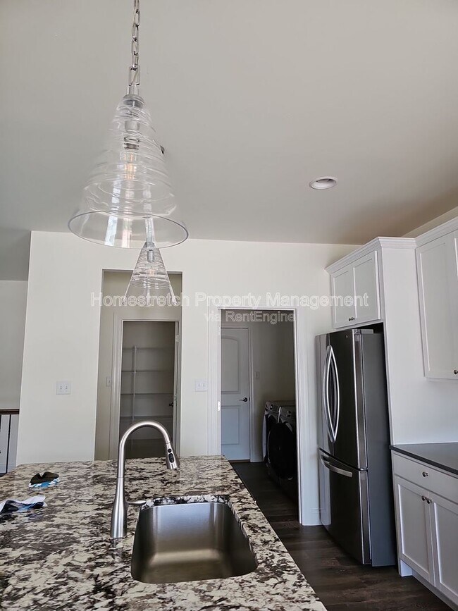 Building Photo - 521 Upper Ridgepointe Ct