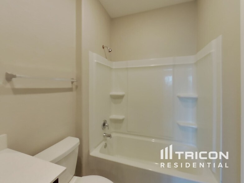 Building Photo - 179 Mica Trl