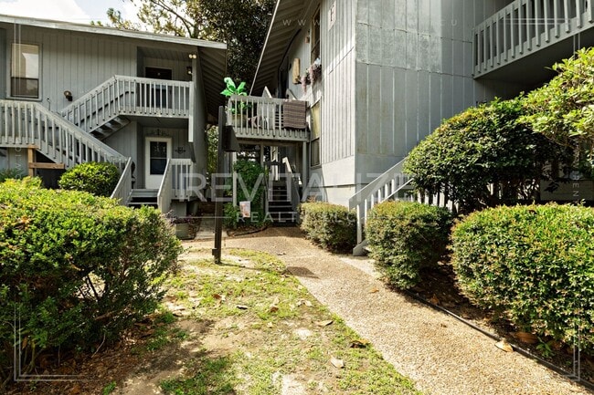 Building Photo - Charming 2 Bedroom/2 Bathroom Condo in Dap...