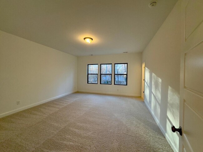 Building Photo - 2126 Maggie Vly Dr