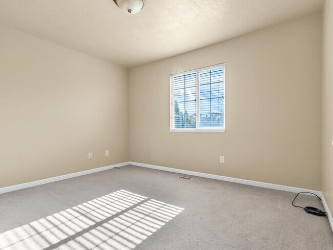 Building Photo - 6313 S Lake Fork Cir