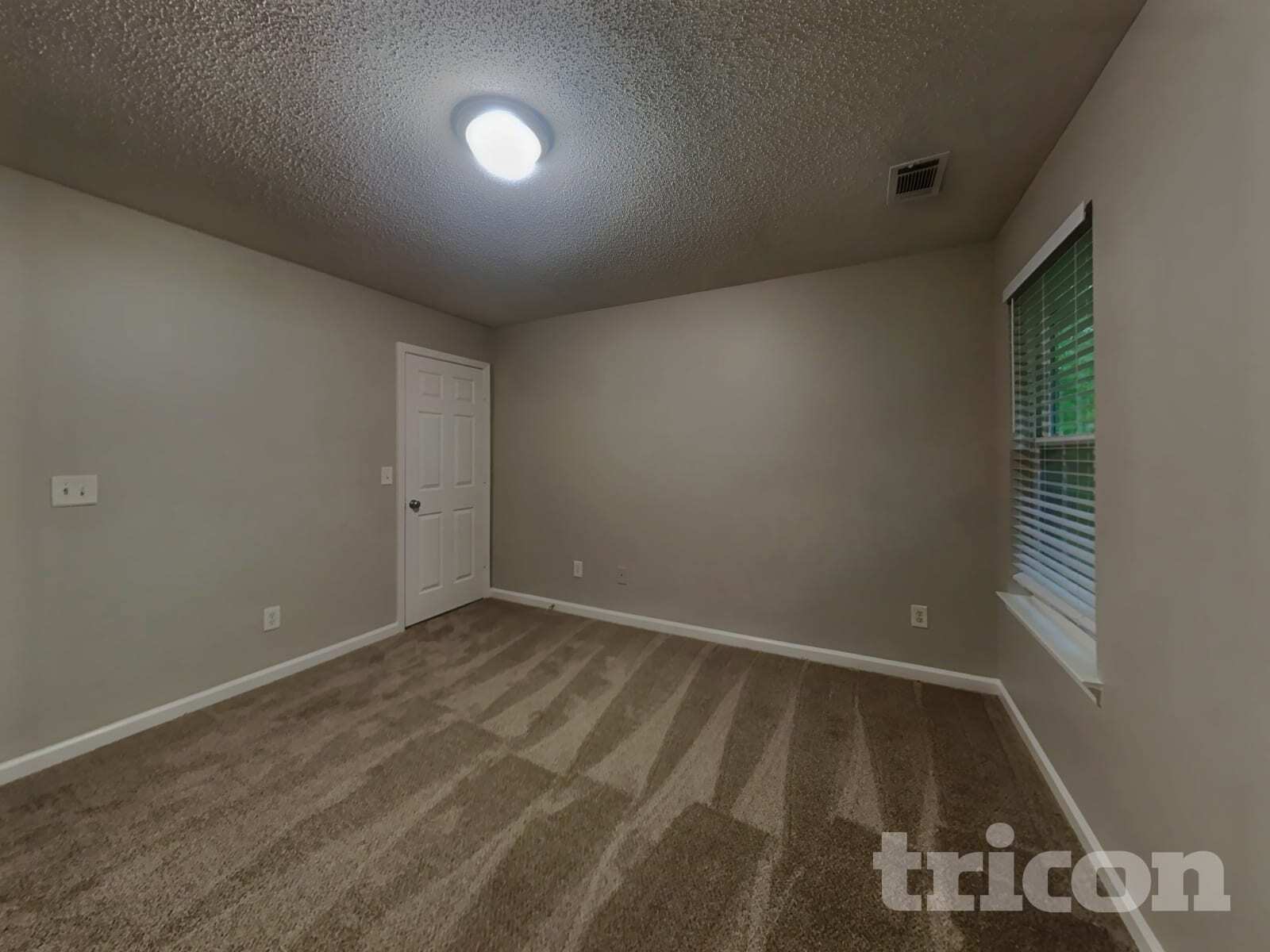 Building Photo - 613 Amberwood Dr