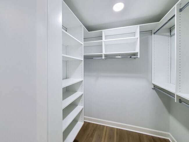 Building Photo - Minutes from Downtown Greenville in a Beau...