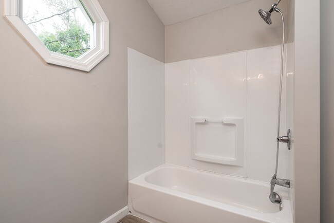 Building Photo - 4126 Pauls Ln