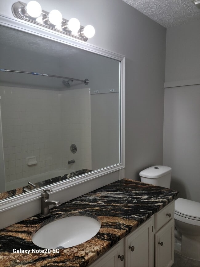 Building Photo - 667 Roebling Rd