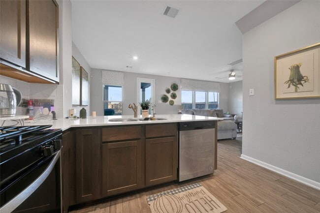 Building Photo - 3306 Forest Dr