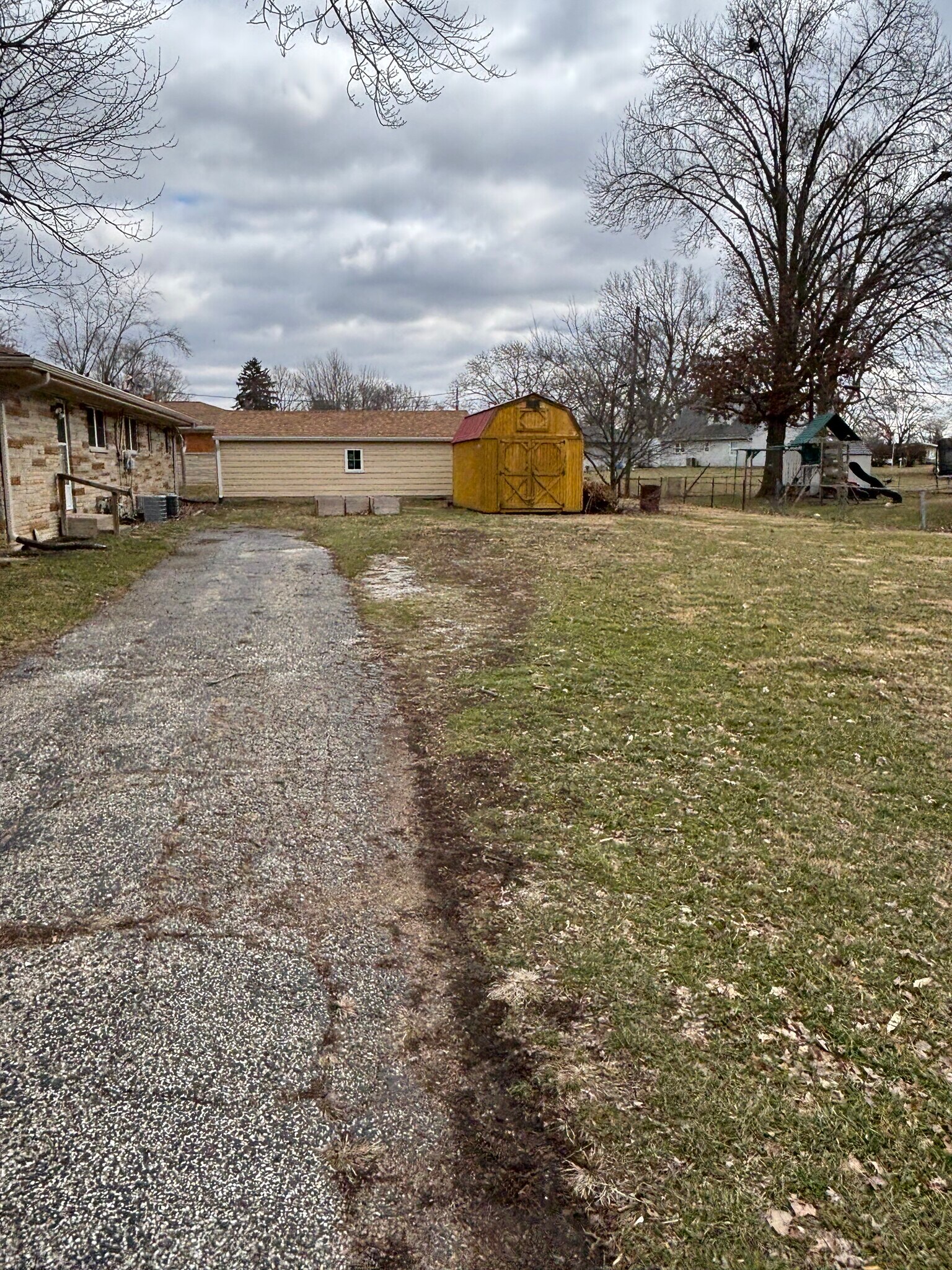 10x16 storage space available for $50/mo - 4523 Susy Ln