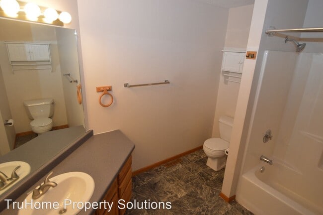 Building Photo - 3 br, 2.5 bath House - 2144 Knightsbridge ...