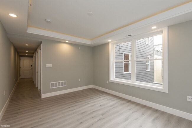 Primary Photo - 1133 E Columbia Ave