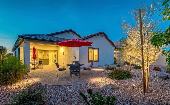 Building Photo - 10819 W Swayback Pass